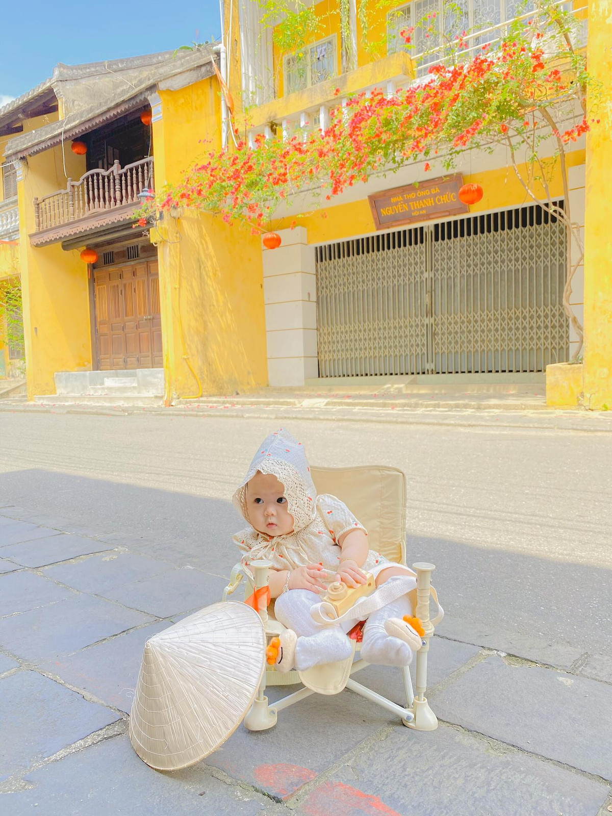 Mặc dù buồn ngủ và thấm mệt do nóng nhưng Măng Tây rất hợp tác để cho ra lò những shoot hình cực đáng yêu.