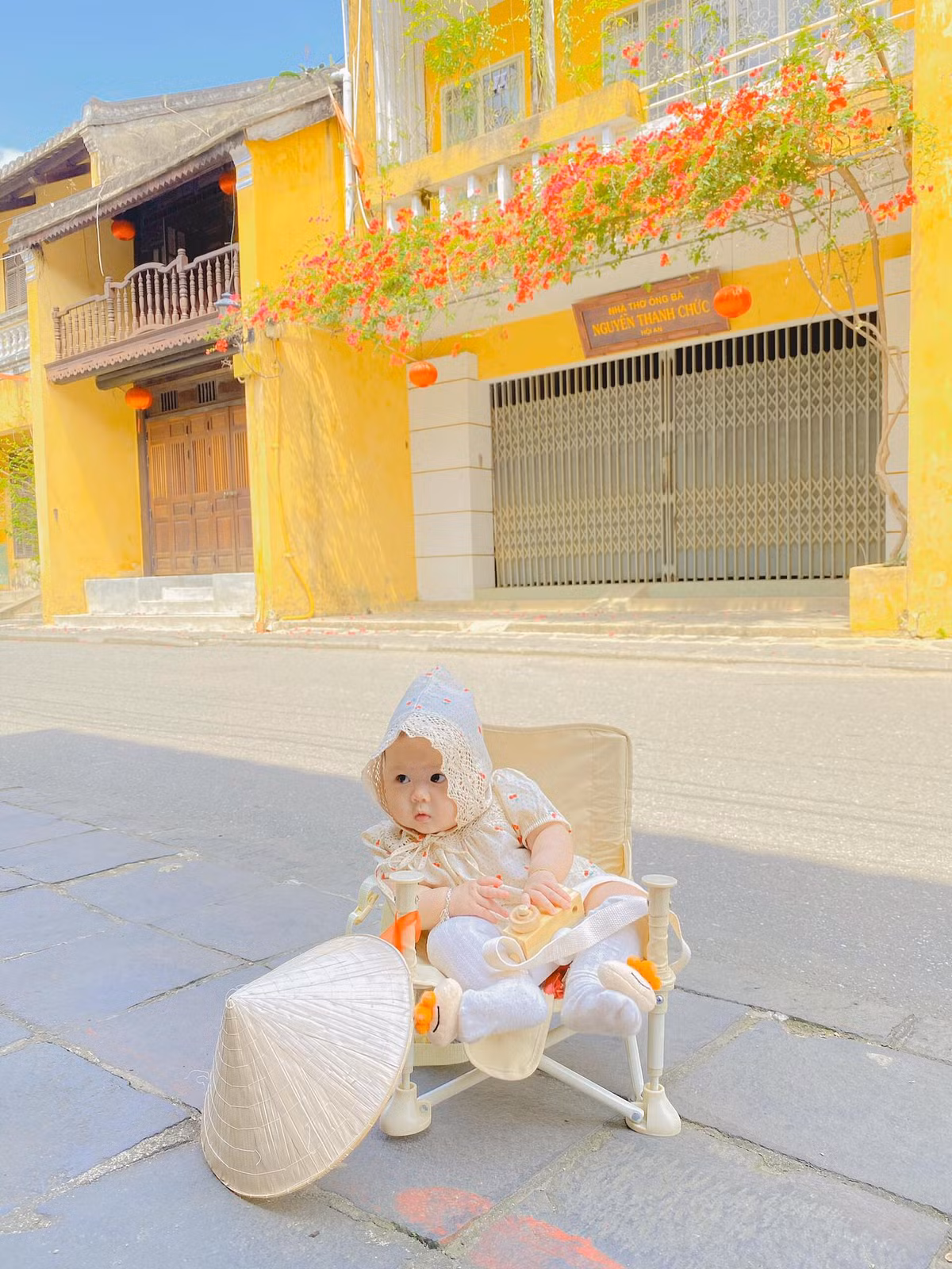 Mặc dù buồn ngủ và thấm mệt do nóng nhưng Măng Tây rất hợp tác để cho ra lò những shoot hình cực đáng yêu.