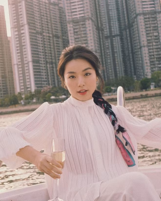 Không chỉ là một KOL và travel blogger đình đám trên MXH, Hà Trúc còn sở hữu một công ty riêng.