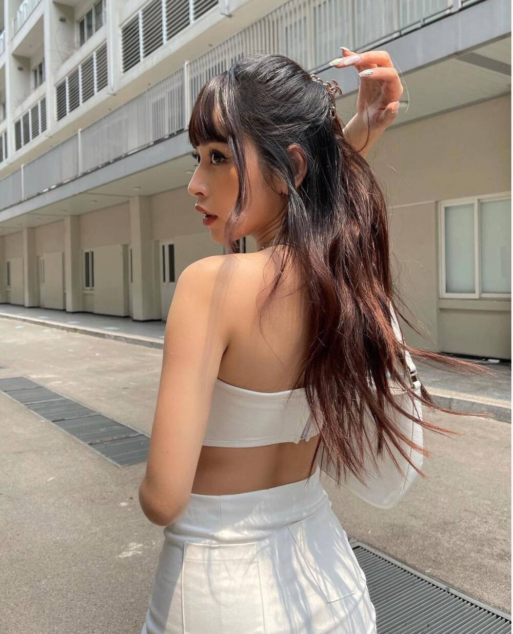 Cư dân mạng liên tục thả tim và khen Chi Pu trông giúp như búp bê khi để mái tóc này.