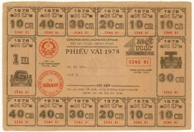 Mức mua vải giới hạn nhiều nhất là 1 mét, và tối thiểu là 10 cm. Ảnh: GDVN.