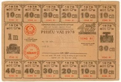 Mức mua vải giới hạn nhiều nhất là 1 mét, và tối thiểu là 10 cm. Ảnh: GDVN.