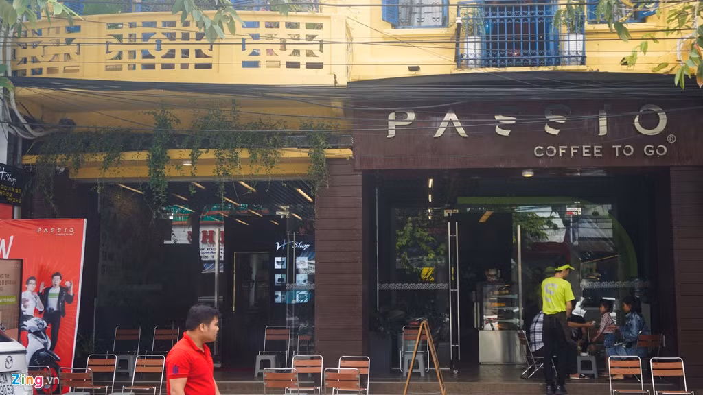 Nhà đất số 47 Nguyễn Thái Học có diện tích 159,3 m2. Ngày 15/6/2009, Vũ chỉ đạo cho Nguyễn Quang Thành (em vợ Vũ, Giám đốc Công ty TNHH Minh Hưng Phát) ký tờ trình UBND TP xin mua. Đến tháng 2/2010, UBND TP Đà Nẵng có quyết định cho phép bán căn nhà này cho Công ty Minh Hưng Phát với giá hơn 3,4 tỷ đồng.