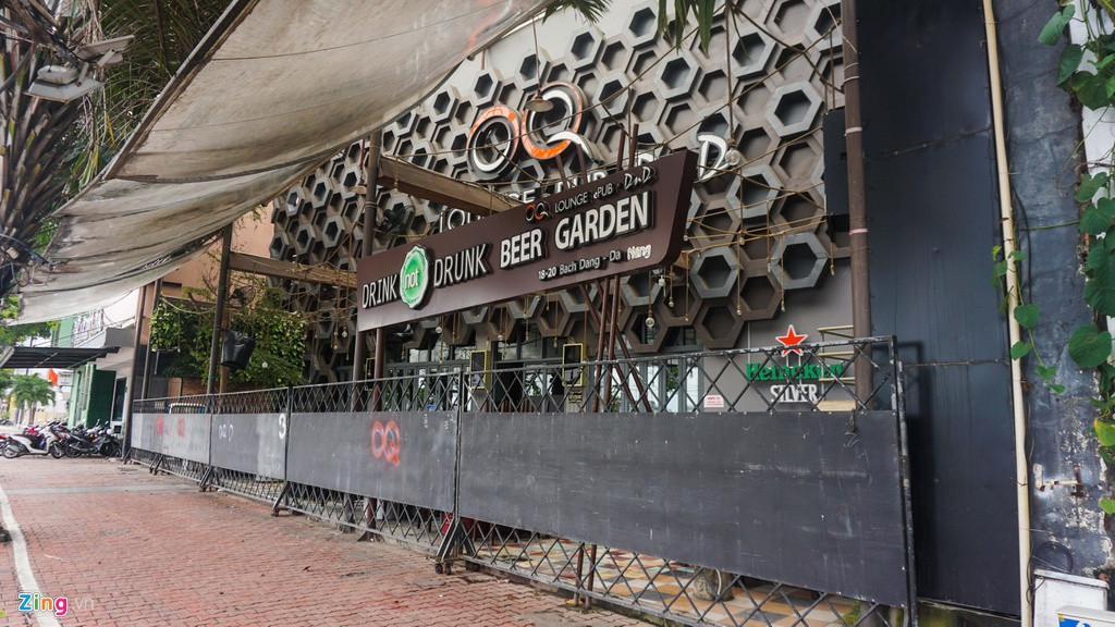 Trần Văn Minh, Văn Hữu Chiến, Phan Xuân Ít... ký các văn bản xác định giá bán tài sản trên đất, chuyển quyền sử dụng đất tại số 20 Bạch Đằng cho Vũ không phù hợp với quy định tại quyết định số 09/2007/QĐ-TTg ngày 19/01/2007 của Thủ tướng. Việc UBND TP Đà Nẵng giảm 10% tiền sử dụng đất đối với nhà, đất 20 Bạch Đằng là trái quy định.