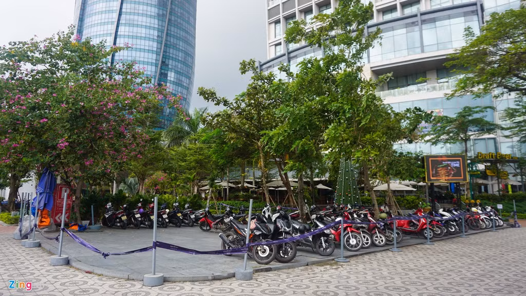 Với danh nghĩa Chủ tịch HĐQT Công ty CP Xây dựng 79, Phan Văn Anh Vũ đã mua được nhà đất tại số 36, 38 Bạch Đằng và 38 Bạch Đằng mở rộng để xây khách sạn. Sau đó, Vũ đã chuyển nhượng tài sản này cho doanh nghiệp khác để hưởng tiền chênh lệch. Cơ quan chức năng cáo buộc Vũ hưởng lợi hàng trăm tỷ và gây thiệt hại cho ngân sách 983,7 tỷ trong thương vụ này.