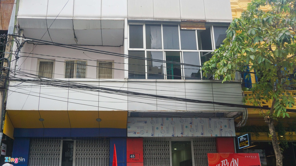 Tháng 3/2007, nhân viên cấp dưới của Vũ xin mua nhà đất số 45 Nguyễn Thái Học (138,5 m2). Ông Văn Hữu Chiến có các quyết định phê duyệt giá, cho phép bán nhà và chuyển quyền sử dụng đất căn nhà này cho công ty của Vũ "nhôm"