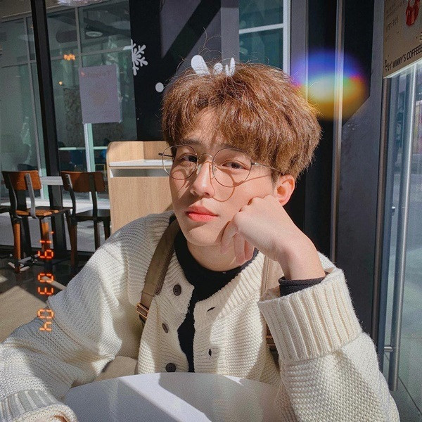 Anh chàng đang theo học một trường công tại Los Angeles (Mỹ) và mỗi năm chỉ về Việt Nam 3-4 lần.