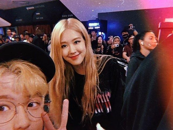 Tấm ảnh Nhất chụp cùng Rosé (Black Pink) khiến cộng đồng Blink phải ghen tỵ. Nguồn ảnh: Instagram. Facebook.