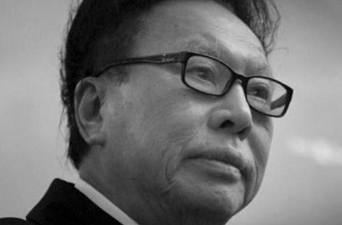 Năm 2010, tại một buổi tiệc, tài phiệt khách sạn và bất động sản Yu Pang-lin tuyên bố ông sẽ chuyển số tài sản trị giá 9,3 tỷ NDT (2 tỷ USD) vào ngân hàng. Chúng sẽ được làm từ thiện sau khi ông qua đời.