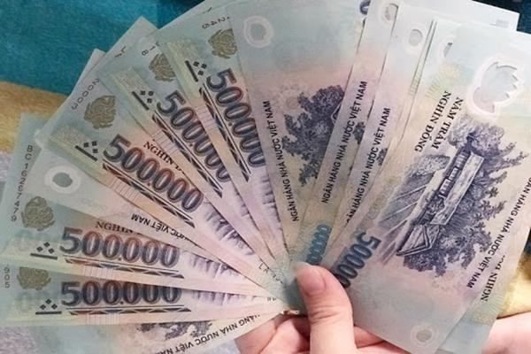 Trên tờ tiền có mệnh giá lớn nhất Việt Nam hiện nay là hình ảnh ngôi nhà 5 gian ở làng Sen thuộc khu di tích lịch sử Kim Liên (xã Kim Liên, Nam Đàn, Nghệ An) là quê hương của Chủ tịch Hồ Chí Minh. Nguồn ảnh: Internet.