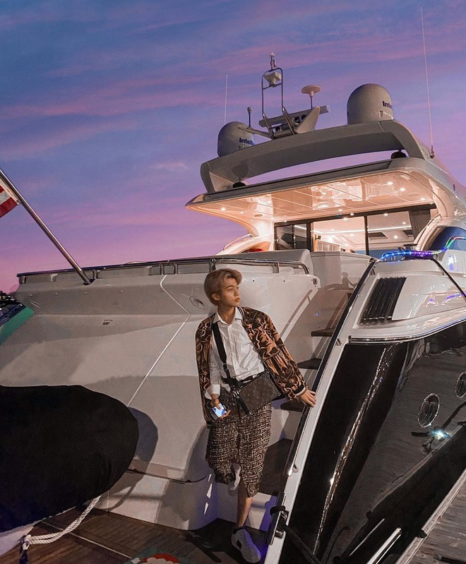 Quang Nhất - em trai út của rich kid Trinh Hoàng thưởng cho mình kỳ nghỉ du lịch sang chảnh trong dịp cuối năm. Ảnh: Zing.