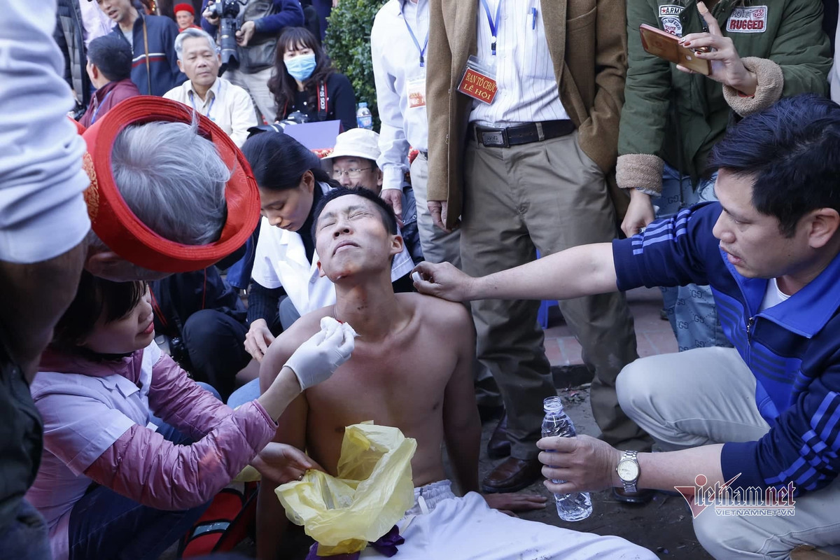 Để chơi thành thạo và dễ giành chiến thắng, các đấu thủ phải khỏe mạnh, tinh khôn và có chiến thuật tốt, biết phối hợp với đồng đội, mềm dẻo để luồn lách, lừa trước đón sau