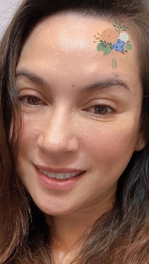 Cũng như Việt Trinh, vừa qua, ca sĩ Phi Nhung tự tin khoe ảnh mặt mộc ở tuổi 48 kèm chia sẻ sẽ không lấy chồng tới cuối đời.