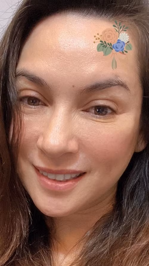 Cũng như Việt Trinh, vừa qua, ca sĩ Phi Nhung tự tin khoe ảnh mặt mộc ở tuổi 48 kèm chia sẻ sẽ không lấy chồng tới cuối đời.