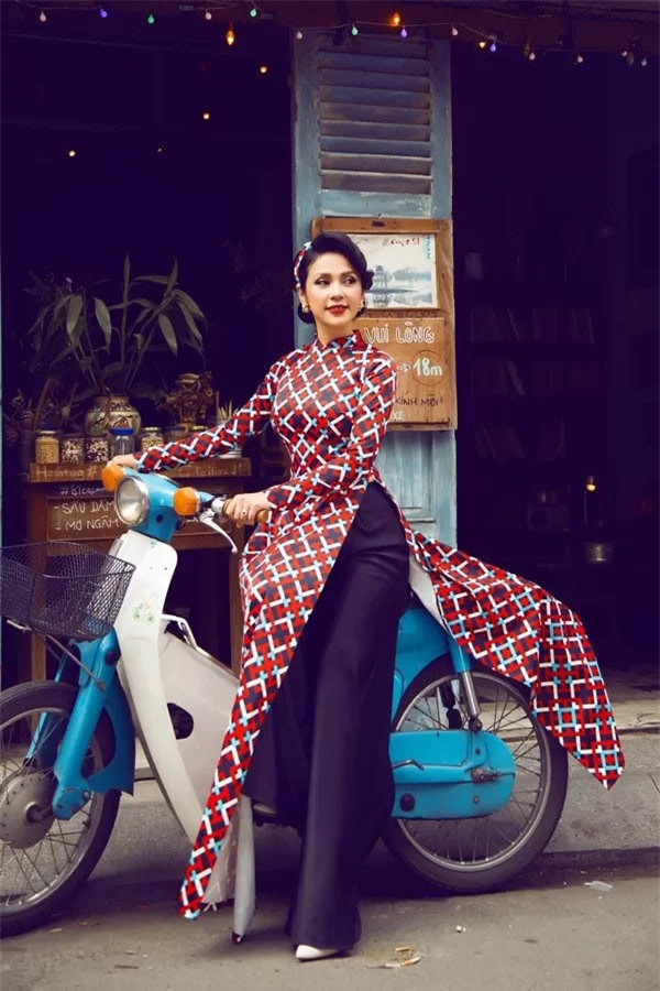 Là một trong những minh tinh màn bạc thập niên 1990 từng nhận cát xê mấy chục cây vàng, diễn viên Việt Nam khiến nhiều người ngưỡng mộ khi có khối tài sản kếch xù.