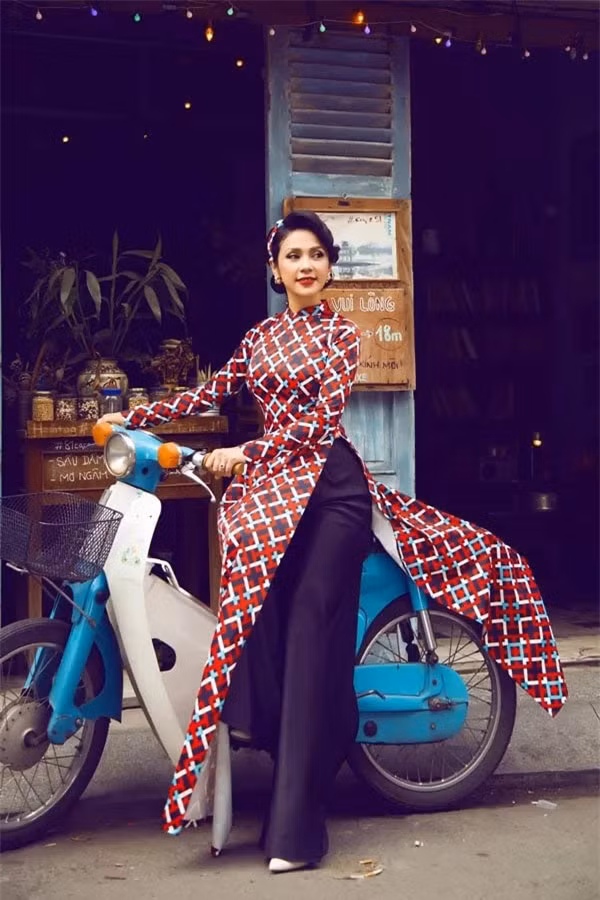 Là một trong những minh tinh màn bạc thập niên 1990 từng nhận cát xê mấy chục cây vàng, diễn viên Việt Nam khiến nhiều người ngưỡng mộ khi có khối tài sản kếch xù.