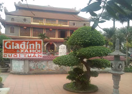 Theo lời kể của người dân trong làng, biệt phủ này tốn tới 5 năm để hoàn thành bằng đôi bàn tay khéo léo của những người thợ mộc nổi tiếng khắp tỉnh. Ảnh: Gia đình &amp; xã hội.