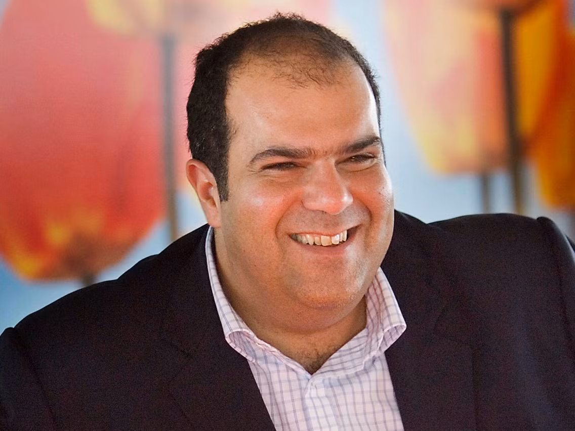 Stelios thành lập easyJet vào năm 1995 và hiện vẫn duy trì quyền sở hữu thương hiệu easy thông qua công ty tư nhân của mình, easyGroup, có trụ sở tại London.