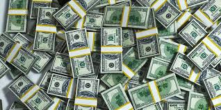 Thực tế, có rất nhiều cách để bạn giúp đỡ bạn bè ngoài việc cho vay tiền. Bạn có thể giúp họ tìm giải pháp để giải quyết vấn đề.