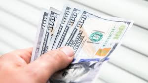 Mỗi người đều phải chi một khoản tiền nhất định cho cuộc sống hàng ngày, nhưng bạn phải quyết định làm gì với số tiền còn lại. Nếu chi chi tiêu toàn bộ số tiền còn lại có nghĩa là bạn không có "quỹ khẩn cấp" khi gặp phải vấn đề nào đó.