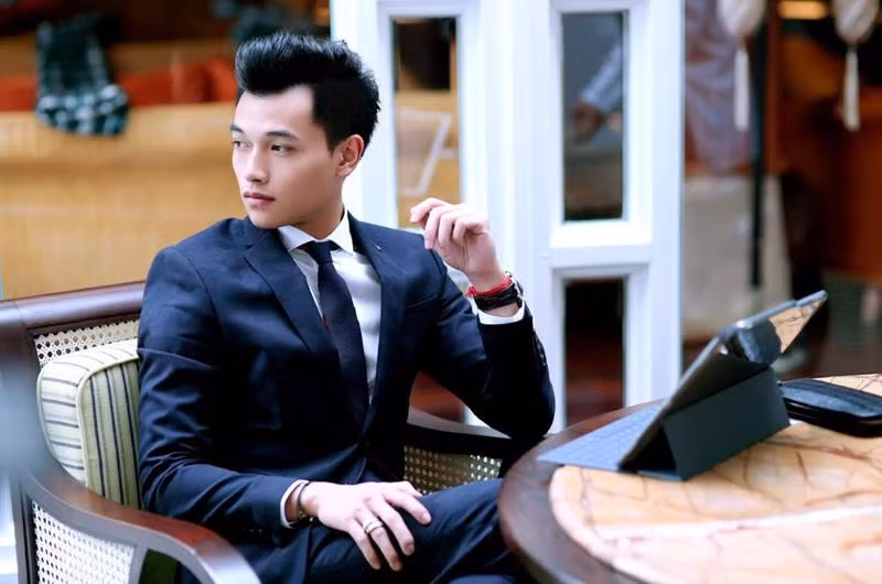 Nguyễn Thế Anh là con trai duy nhất của doanh nhân Đặng Thanh Hằng – một trong những nữ đại gia nổi tiếng trong lĩnh vực làm đẹp ở Việt Nam.