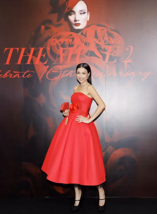 Choang ngop cuoc song xa hoa cua 3 hoa hau giau nhat Viet Nam