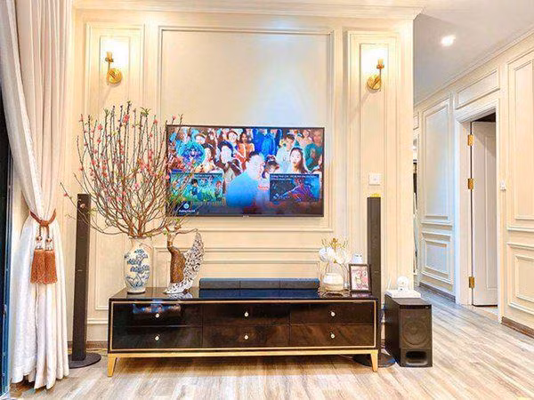 Ly Kute lam me don than mua nha gan chuc ty dep long lanh khong goc chet