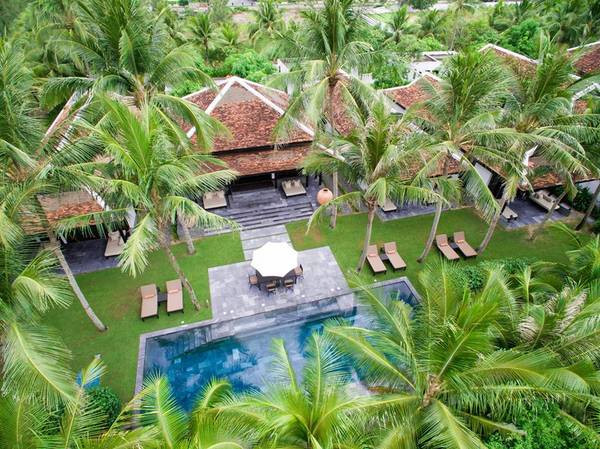 Đặc biệt, mỗi biệt thự đều có hồ bơi riêng.