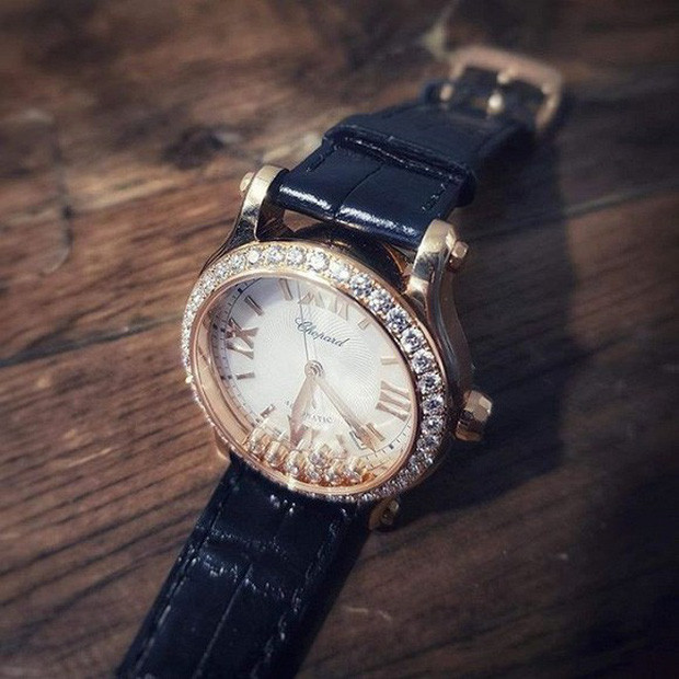 Người đẹp đã bỏ ra số tiền không hề nhỏ để "tậu" những chiếc đồng hồ đắt tiền thuộc những thương hiệu danh tiếng trên thế giới như: Patek Philippe, Hublot, Rolex, Amadeus Piaget...