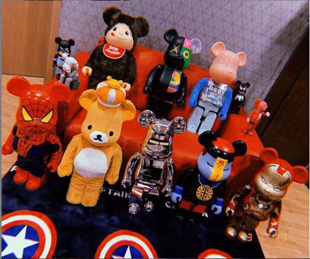 Căn phòng của Huyền My chất đầy những chú gấu đáng yêu ước tính có giá trị lên tới tiền tỷ.