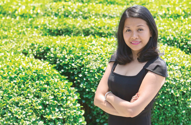 Hiện, bà Uyên Phương chịu trách nhiệm về các mảng tiếp thị sản phẩm, đối ngoại, quan hệ công chúng, và các chương trình CSR trên toàn quốc; quản lý các chương trình tiếp thị sản phẩm của Tân Hiệp Phát trên 16 quốc gia.