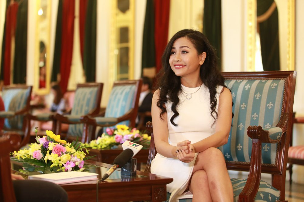 Từ 2006 - 2008, Trần Uyên Phương giữ vai trò chủ lực trong hoạt động truyền thông cho các nhãn hàng của Tân Hiệp Phát. Sau đó, Phương kiêm nhiệm vị trí CEO công ty Bao bì xanh Thái Bình Dương. Năm 2009, Phương giữ vị trí giám đốc marketing.