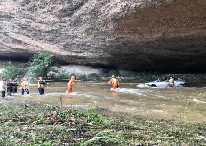 Ngày 2/7, Trung tâm khí tượng quốc gia Trung Quốc tiếp tục đưa ra cảnh báo về mưa bão ngày thứ 31 liên tiếp, điều rất hiếm trong những năm gần đây. (Ảnh: China Daily)