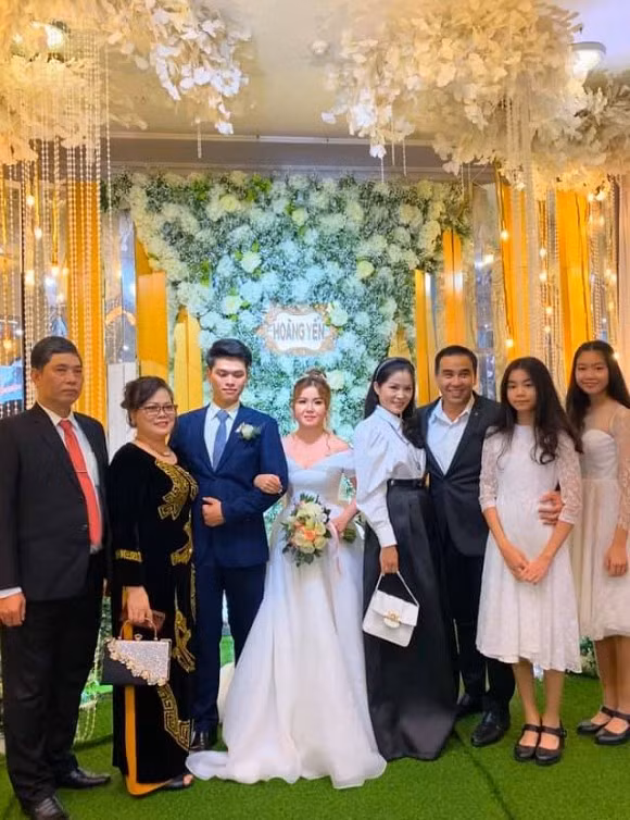 Soi nhan sac khong thua kem chi ca cua 'cong chua' thu hai nha Quyen Linh