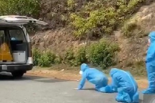 Khong co chuyen ky luat tai xe, nhan vien y te cho thi hai benh nhan 431