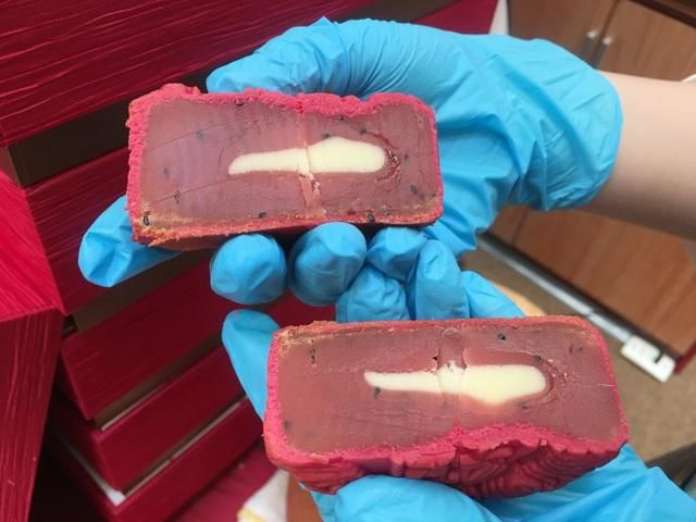 Không chỉ vậy, nhân bánh còn được làm từ phô mai - món mà nhiều người ưa thích nhưng chưa từng được dùng làm nhân cho bánh trung thu bao giờ. Ảnh: Internet