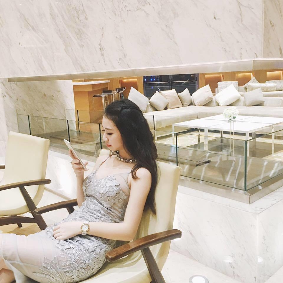 Amee là con thứ 2 và cũng là cô con gái "rượu" duy nhất nên được gia đình chiều chuộng từ tấm bé. Ảnh: Yan.