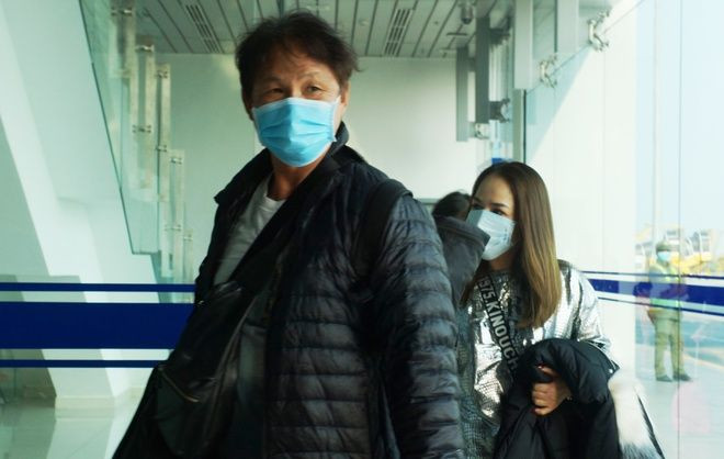 Đặc biệt, chiếc khẩu trang này không chỉ ngăn chặn virus mà còn có thể tiêu diệt chúng trên bề mặt khẩu trang.