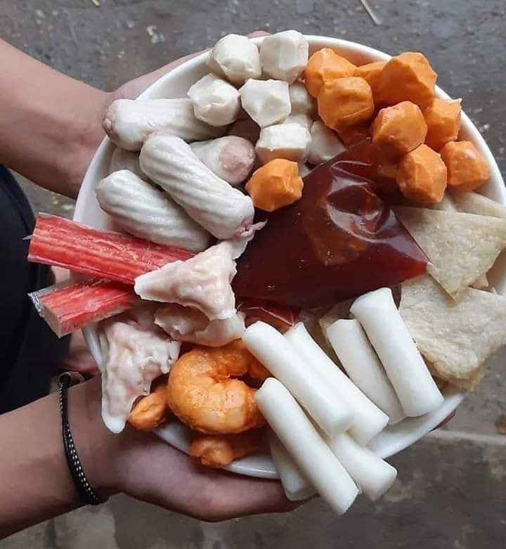 Khi được hỏi về nguồn gốc nguyên liệu được nhập từ đâu, các địa chỉ bán online thưởng chỉ khẳng định không bán hàng trôi nổi. Tuy nhiên họ không thể chứng minh được điều đó.