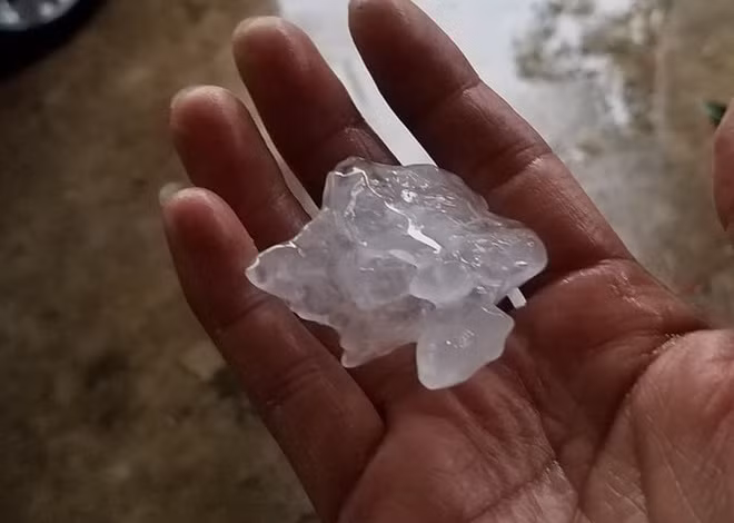 Chieu 30 Tet, mua da xuat hien tai nhieu noi