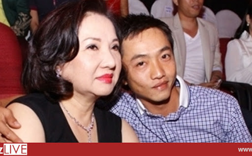 Cường Đô La là con trai của bà Như Loan - Chủ tịch Hội đồng quản trị tại Công ty cổ phần Quốc Cường Gia Lai. Anh từng đảm nhận nhiều vị trí quan trọng trong công ty.