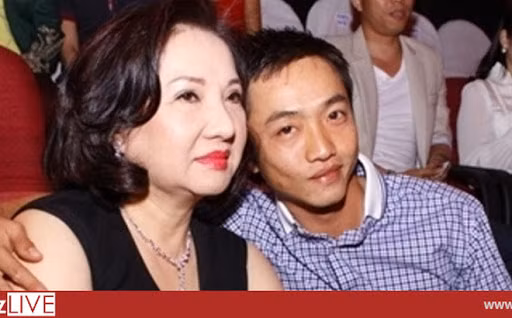 Cường Đô La là con trai của bà Như Loan - Chủ tịch Hội đồng quản trị tại Công ty cổ phần Quốc Cường Gia Lai. Anh từng đảm nhận nhiều vị trí quan trọng trong công ty.