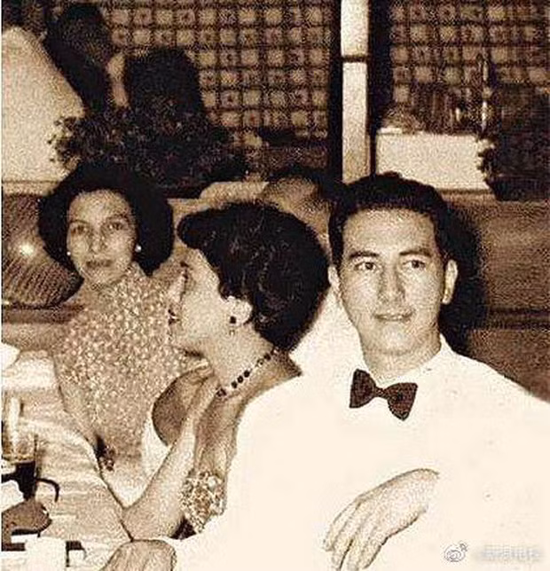 Thời trẻ, ông trùm sòng bạc Macau nổi tiếng với vẻ ngoài điển trai hiếm có. Hơn nữa, ông còn từng theo học tại Đại học Hồng Kông, ngôi trường danh giá xứ Cảng Thơm và thuộc top đầu Châu Á.