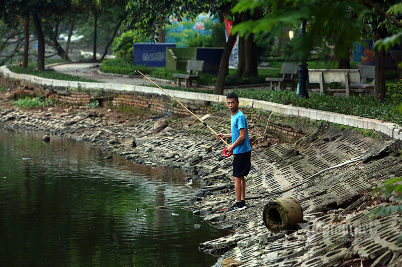 Góc hồ Trúc Bạch (phía đường Trấn Vũ) ở vị trí khá khuất nên được nhiều người tìm đến