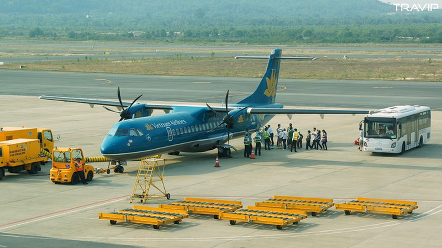 ATR-72 là dòng máy bay chở khách hạng nhẹ 2 động cơ turbine cánh quạt hoạt động trên những tuyến đường ngắn, được sản xuất tại Pháp bởi ATR. Ảnh: Anninhthudo.