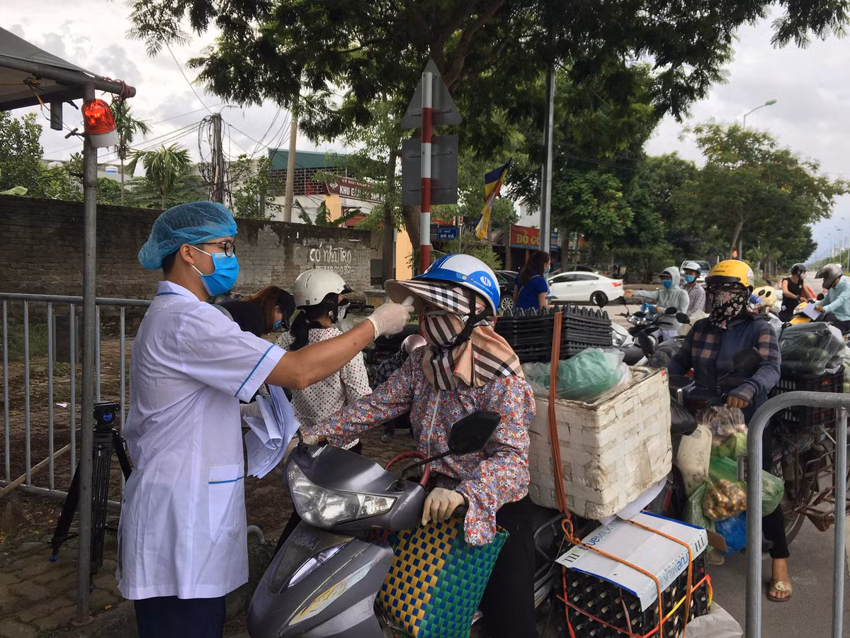 9X lang ma luc luong chuc nang tai chot kiem soat COVID-19 o Hai Duong