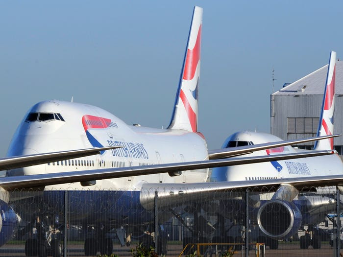 Với sự phát triển của các dòng máy bay tiết kiệm nhiên liệu như Boeing 777-300ER và Airbus A350, "Nữ hoàng bầu trời" không còn là mẫu máy bay chở khách hấp dẫn trong mắt các hãng hàng không.