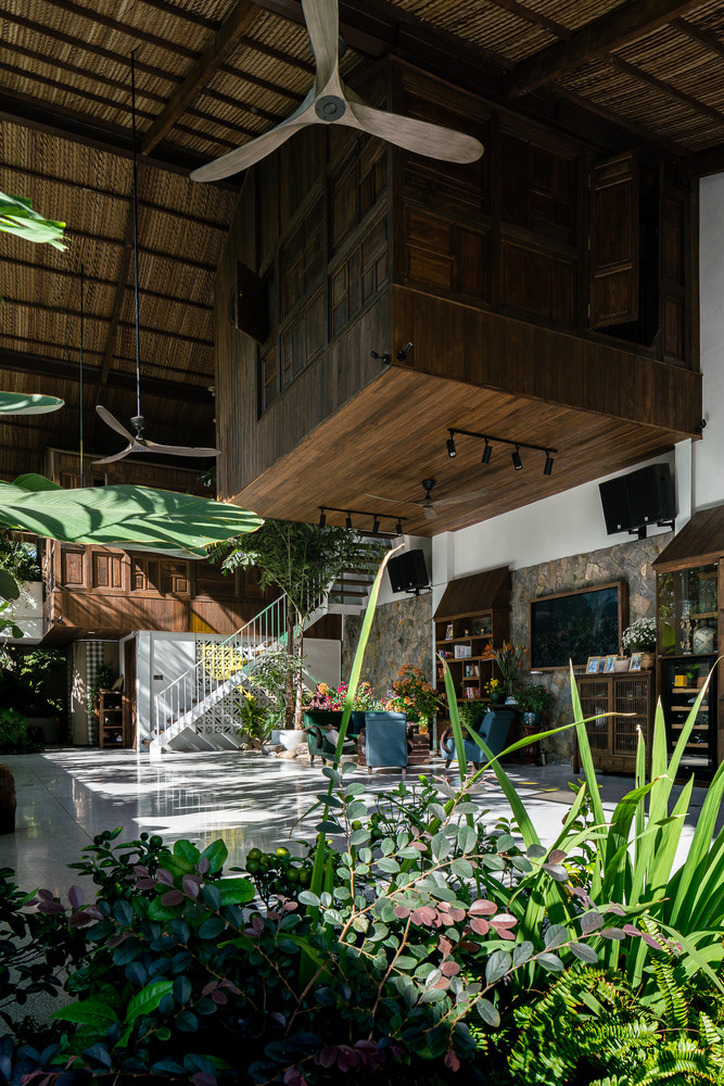 Phòng ngủ thiết kế lơ lửng như tổ chim đầy cá tính.