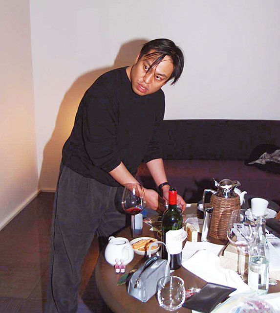 Cuộc sống của La Triệu Huy cũng vô cùng phong lưu, phóng khoáng. Ông từng khẳng định "gây sốc" rằng anh ta đủ tiền để qua đêm với bất cứ nữ minh tinh nào mình thích.