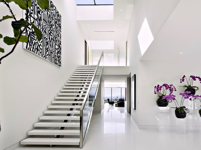 Theo Zvel, ngôi nhà có tới 7 phòng tắm...